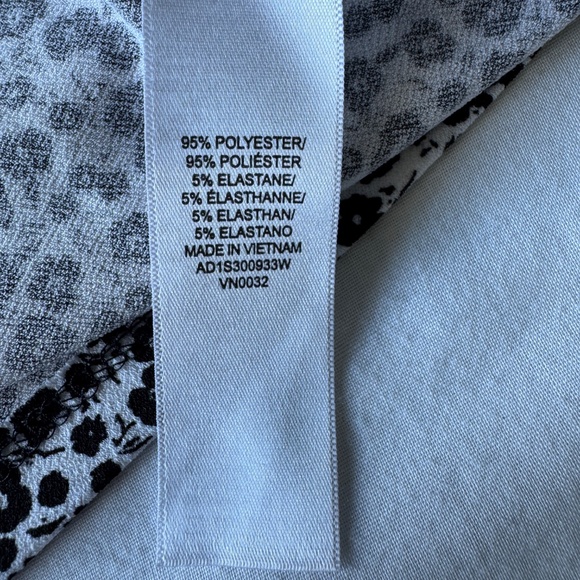 Adrianna Papell 3/4 Sleeve Floral Popover Blouse Black & White‎ Size 2X Office - Picture 6 of 13